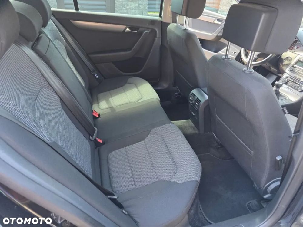 Volkswagen Passat 2.0 TDI Comfortline - 25