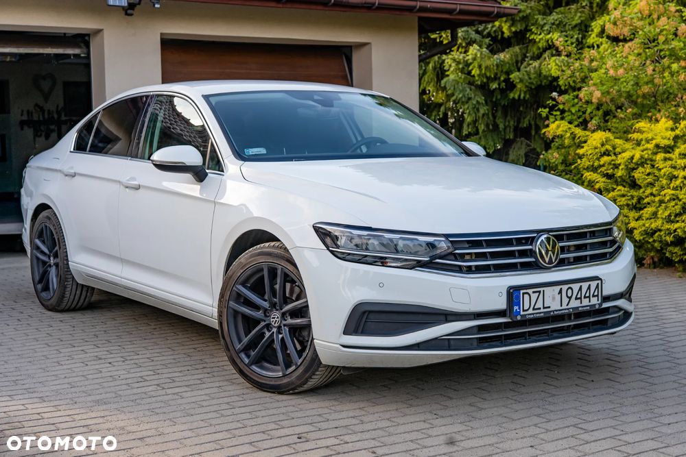Volkswagen Passat 2.0 TSI Business DSG - 1