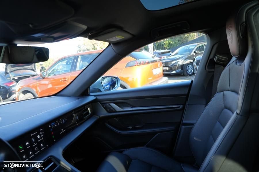 Porsche Taycan Sport Turismo Black Edition - 19