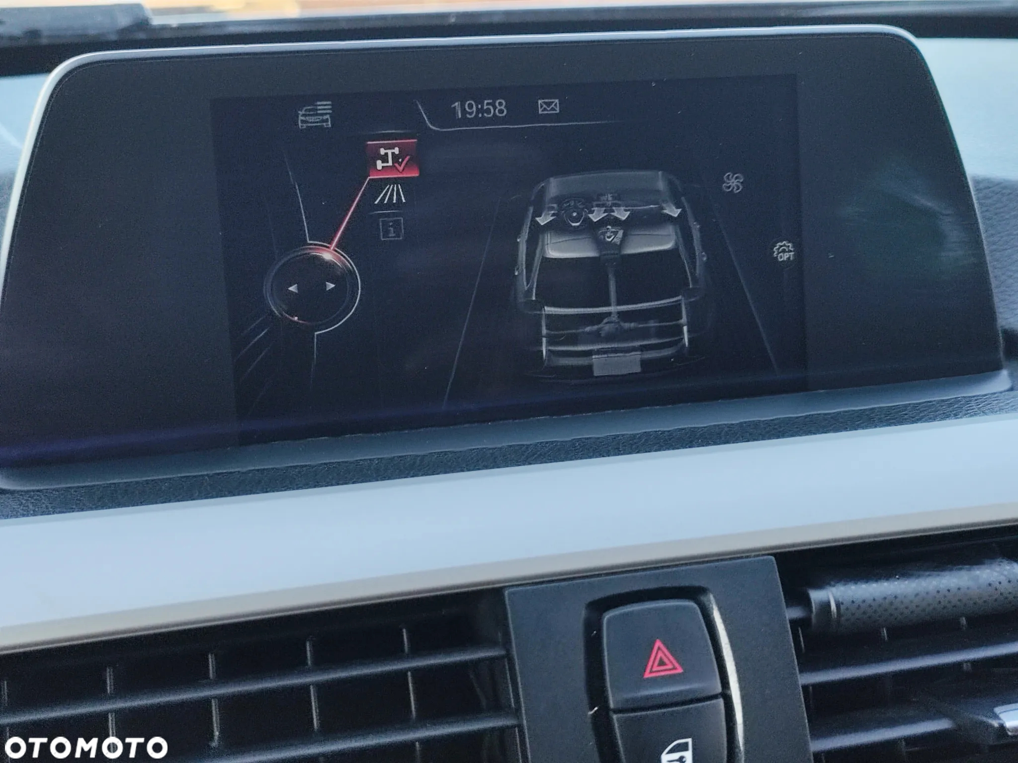 BMW Seria 3 318d Touring Blue Performance Sport Line - 26