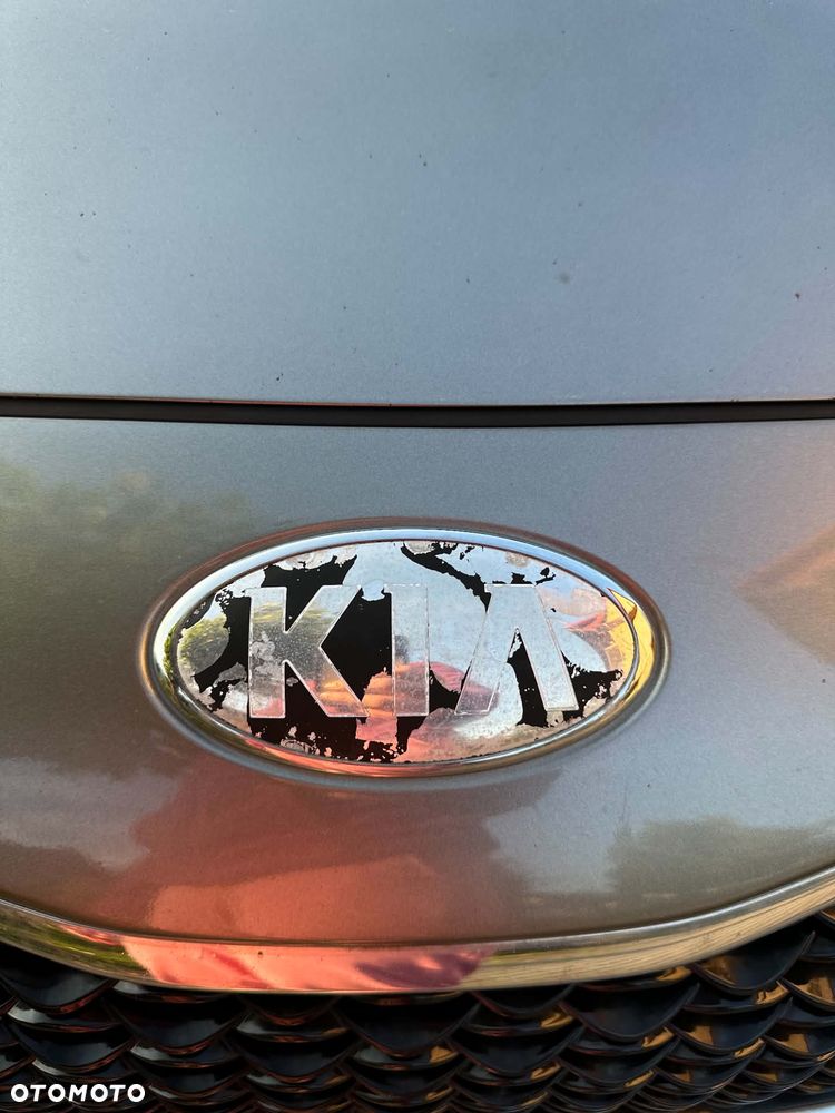 Kia Carens - 16