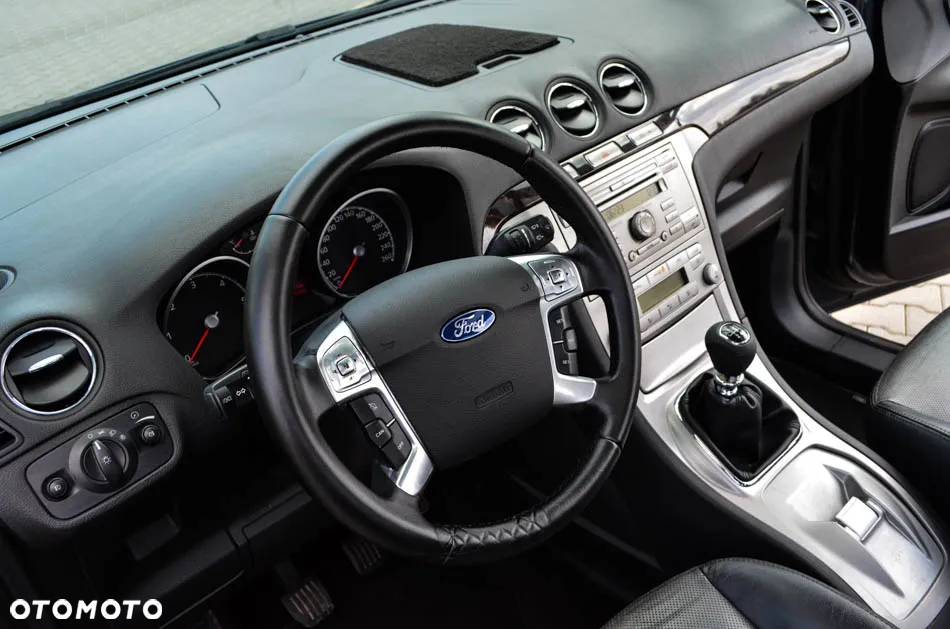 Ford Galaxy 2.0 TDCi Ghia - 28