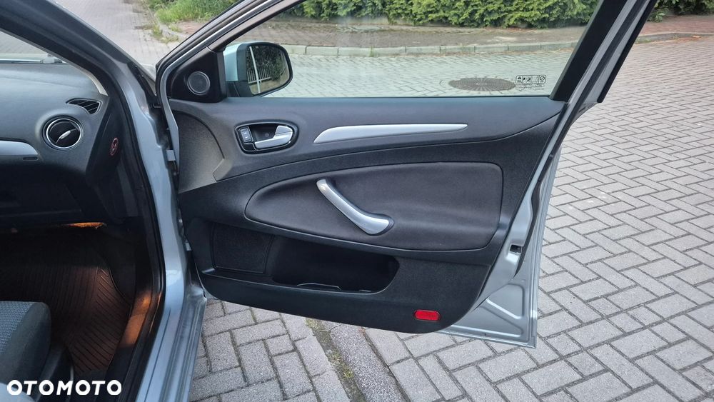 Ford Mondeo 2.0 TDCi Titanium - 17