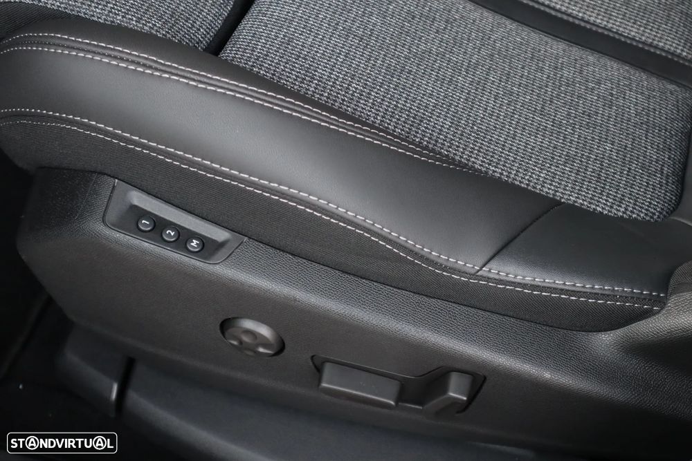 Peugeot 3008 PureTech 130 Stop & Start GPF EAT8 Roadtrip - 21