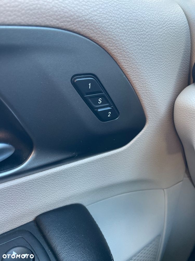 Chrysler Pacifica - 14