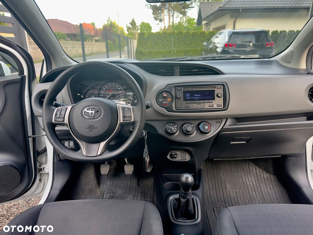 Toyota Yaris 1.0 Life EU6 - 10