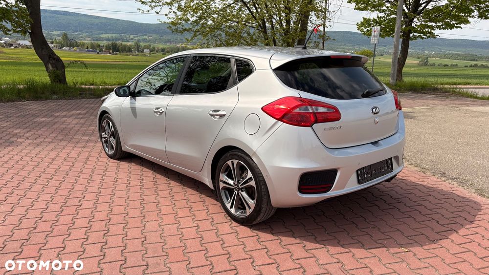 Kia Ceed 1.6 CRDi 136 ISG Platinum Edition - 3