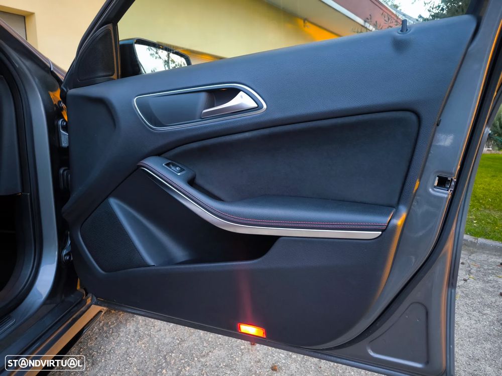 Mercedes-Benz A 200 CDI 7G-DCT AMG Line - 31