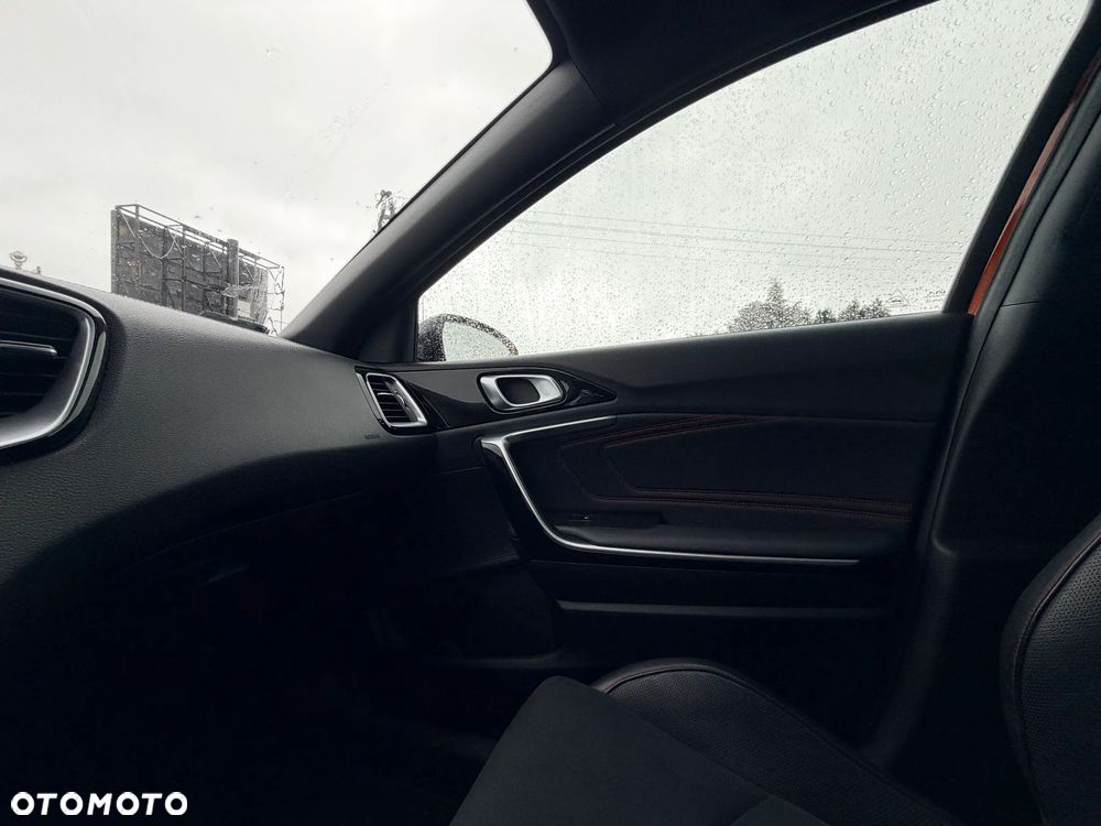 Kia Ceed 1.6 T-GDI GT DCT - 28