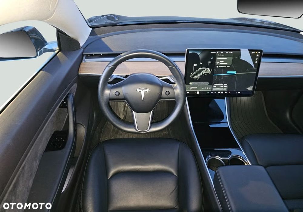 Tesla Model 3 - 9