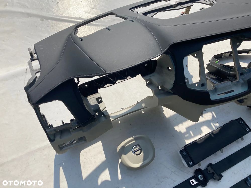 VOLVO XC90 II DESKA KONSOLA KOKPIT PULPIT PÓŁKA PARAPET PODUSZKI POWIETRZNE KIEROWCY PASAZERA KOLAN PODUSZKA POWIETRZNA KOLANOWA AIRBAG PASY PAS SKÓRA EU USA KANADA - 14