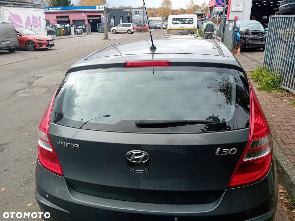 *HYUNDAI I30 SW* Samochód na części - 8