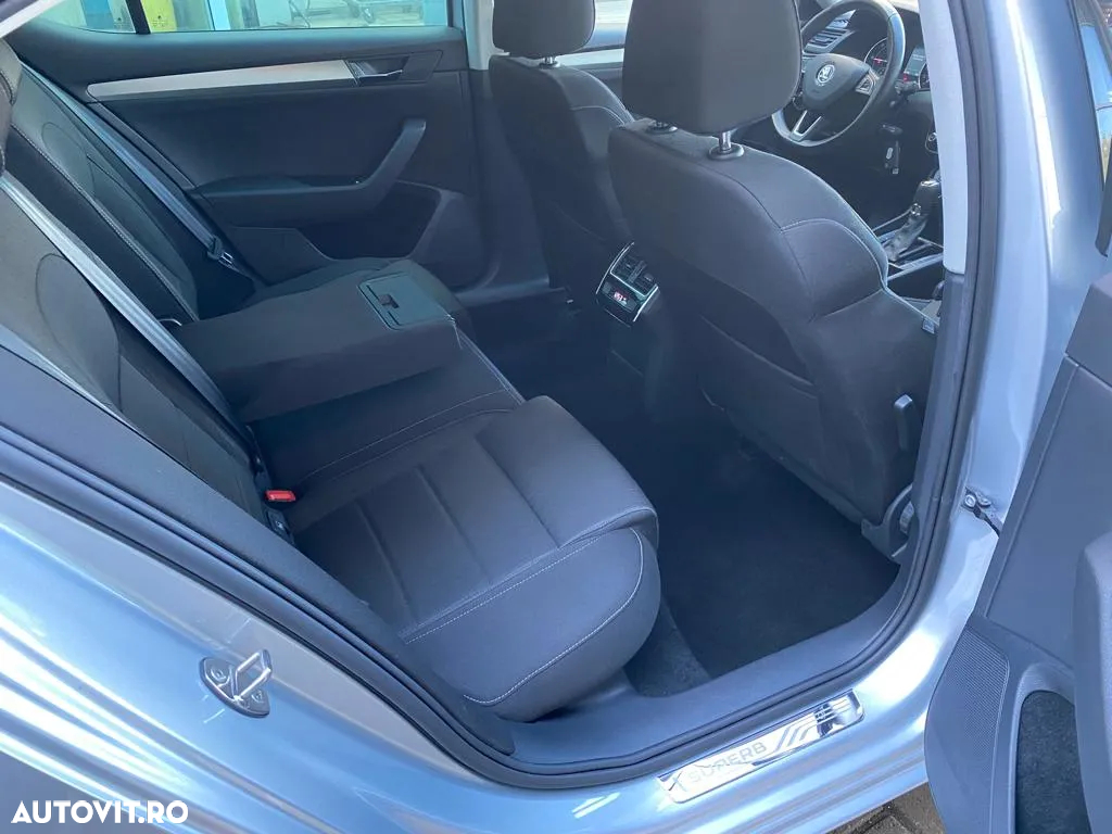 Skoda Superb 2.0 TDI DSG Ambition - 6