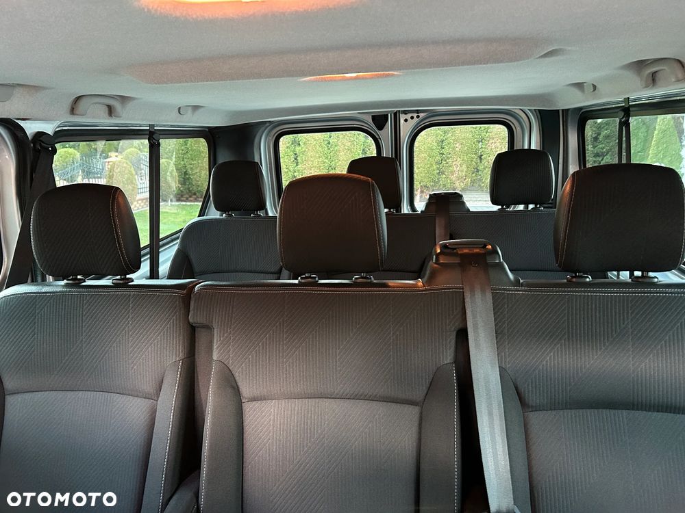 Renault Trafic Grand 2.0 dCi - 37