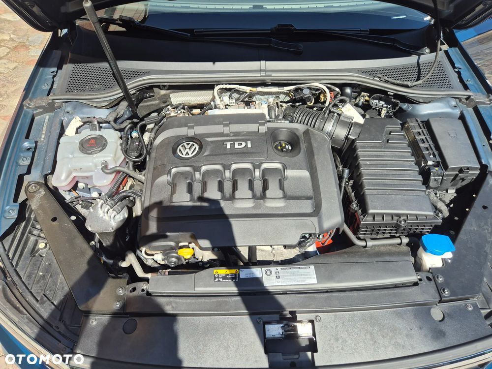 Volkswagen Passat - 25