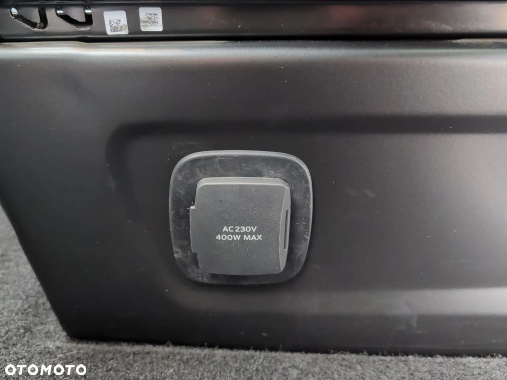 Ford Tourneo Custom - 32