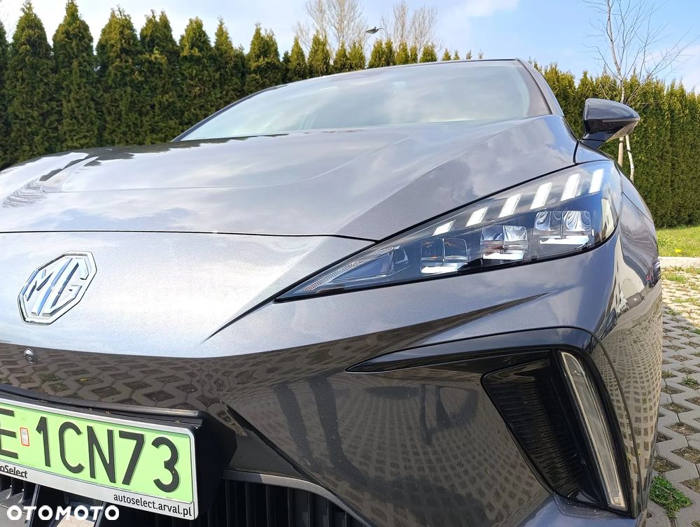 MG 4 Luxury 64 kWh - 3