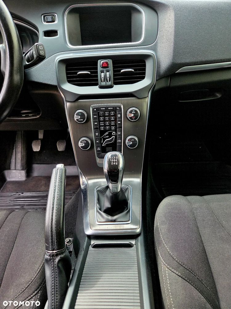 Volvo V40 D2 Kinetic - 9