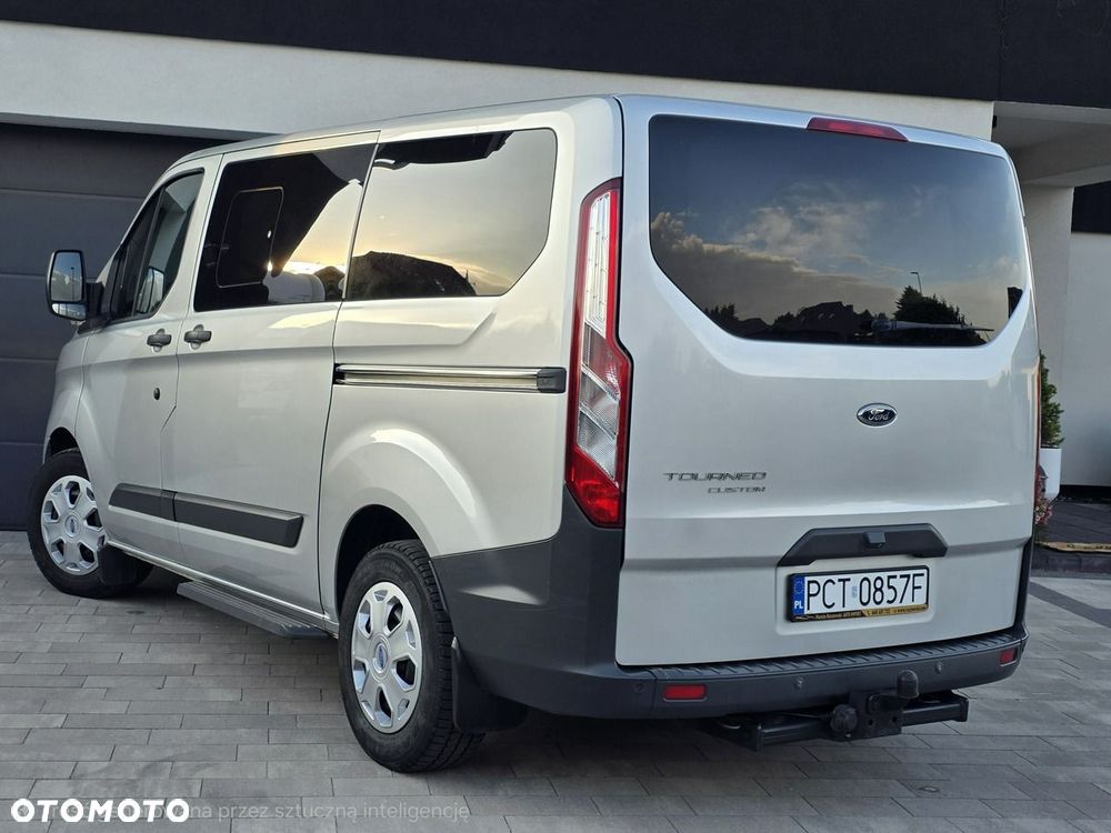 Ford Tourneo Custom - 35