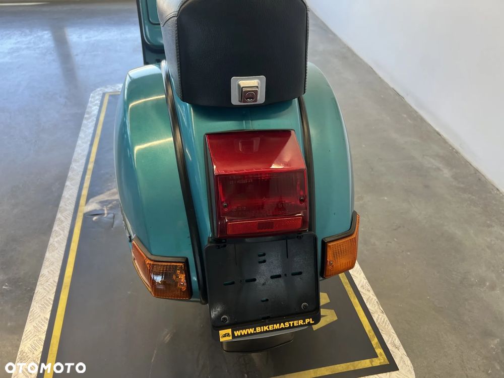 Piaggio Vespa - 22