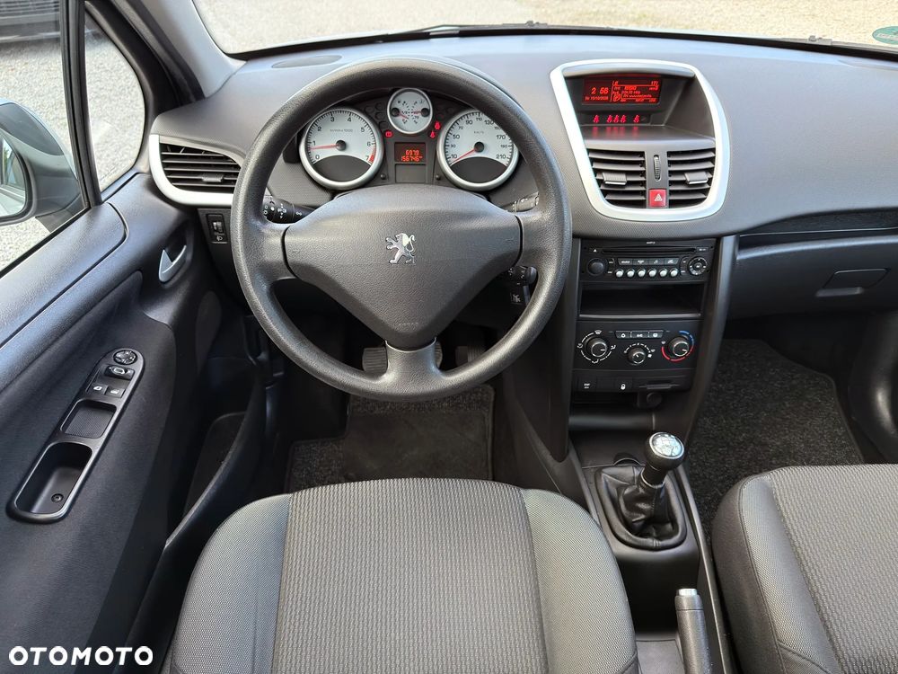 Peugeot 207 - 24
