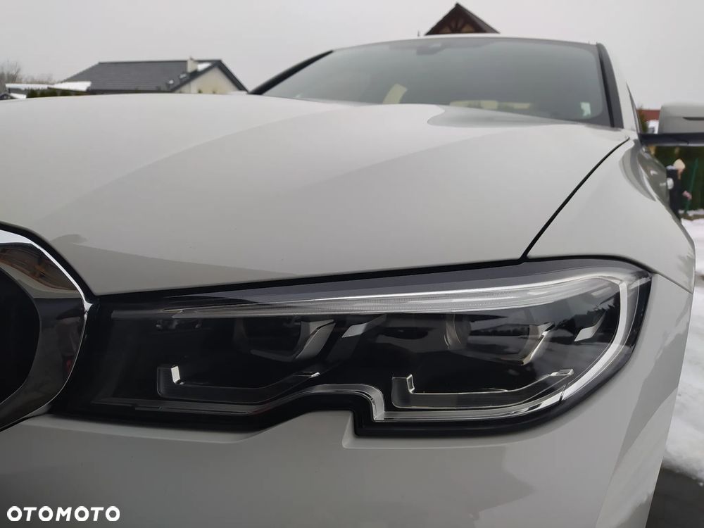 BMW Seria 3 330i Sport Line - 6