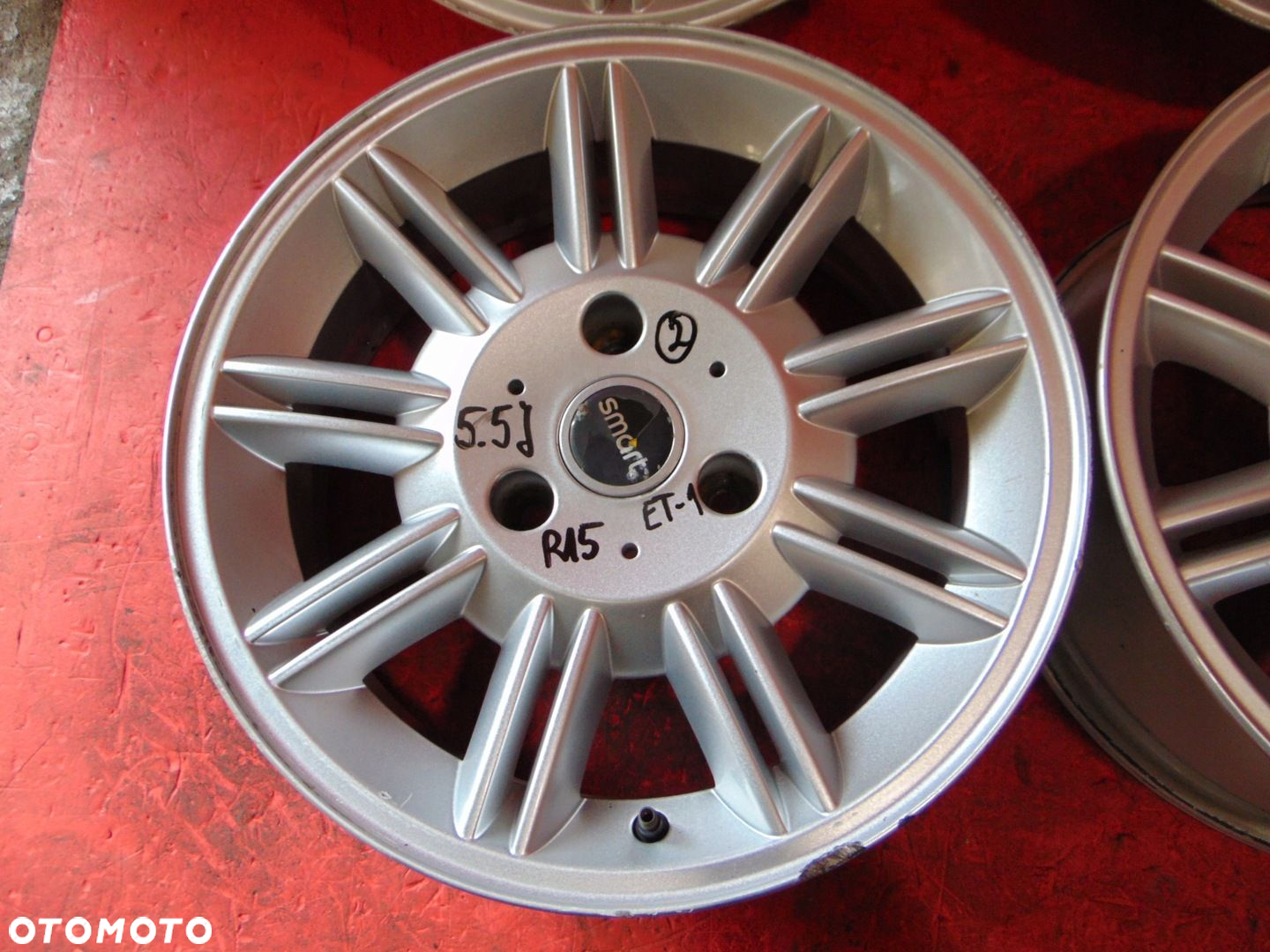 SMART ForTwo II 451 FELGI ALU 15 3x112 5,5J ET1 - 4