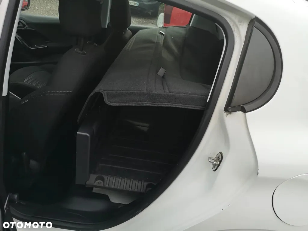 Peugeot 208 1.6 BlueHDi Active S&S - 23