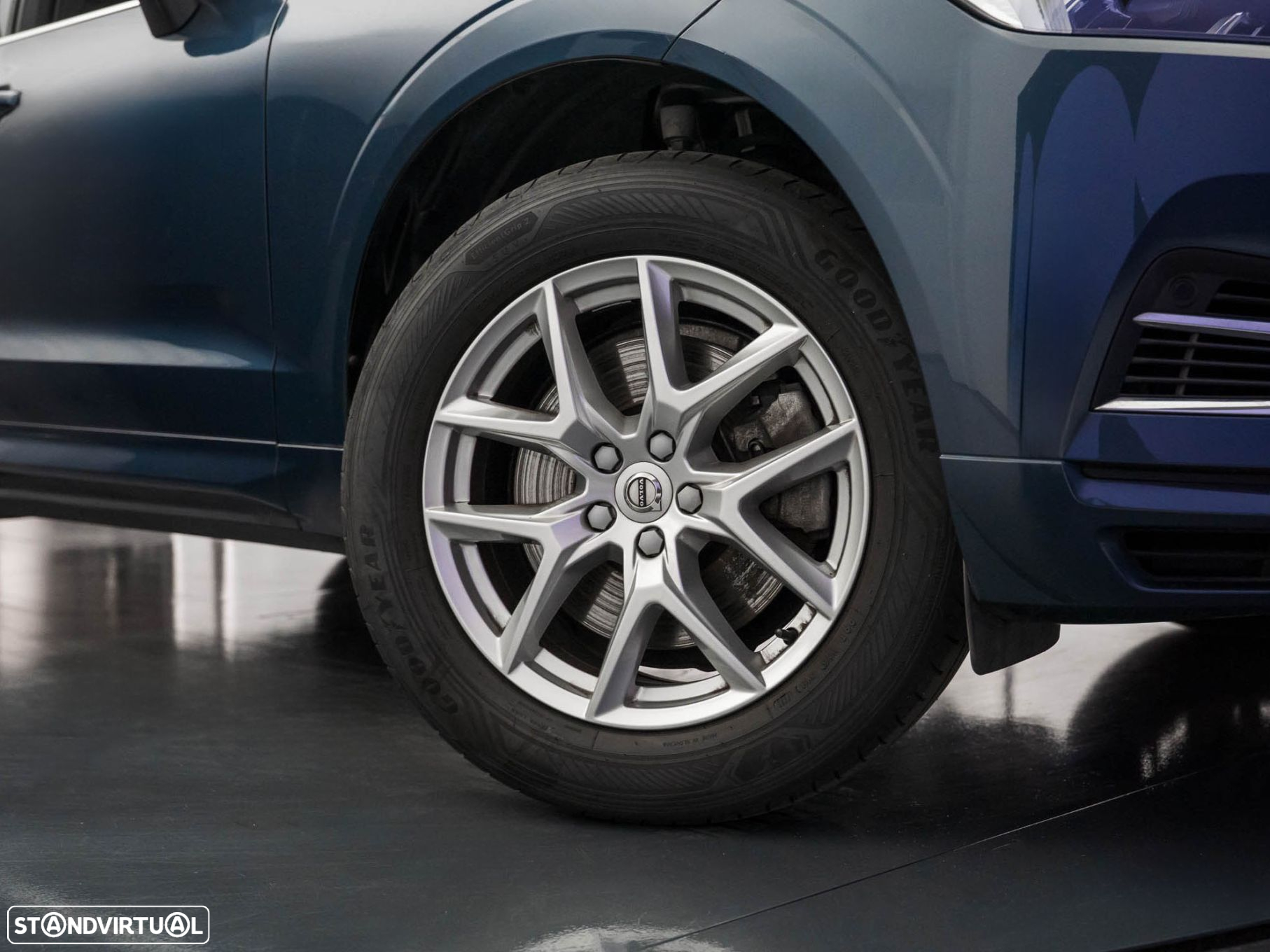 Volvo XC 60 2.0 T8 PHEV Momentum Plus AWD - 11