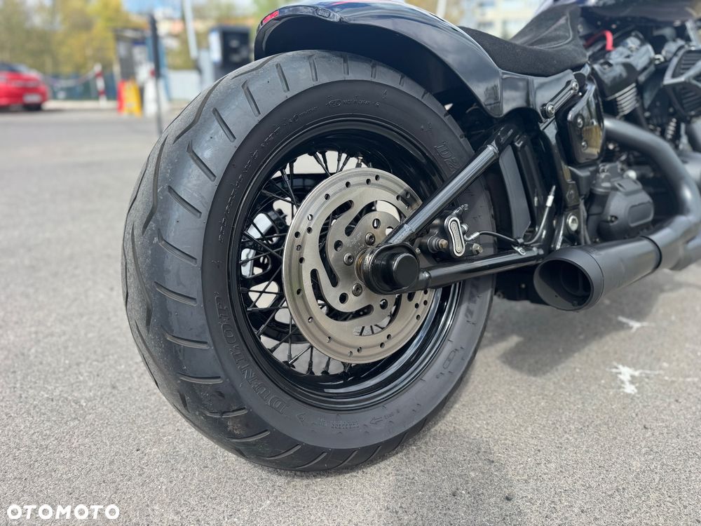 Harley-Davidson Softail Street Bob - 19
