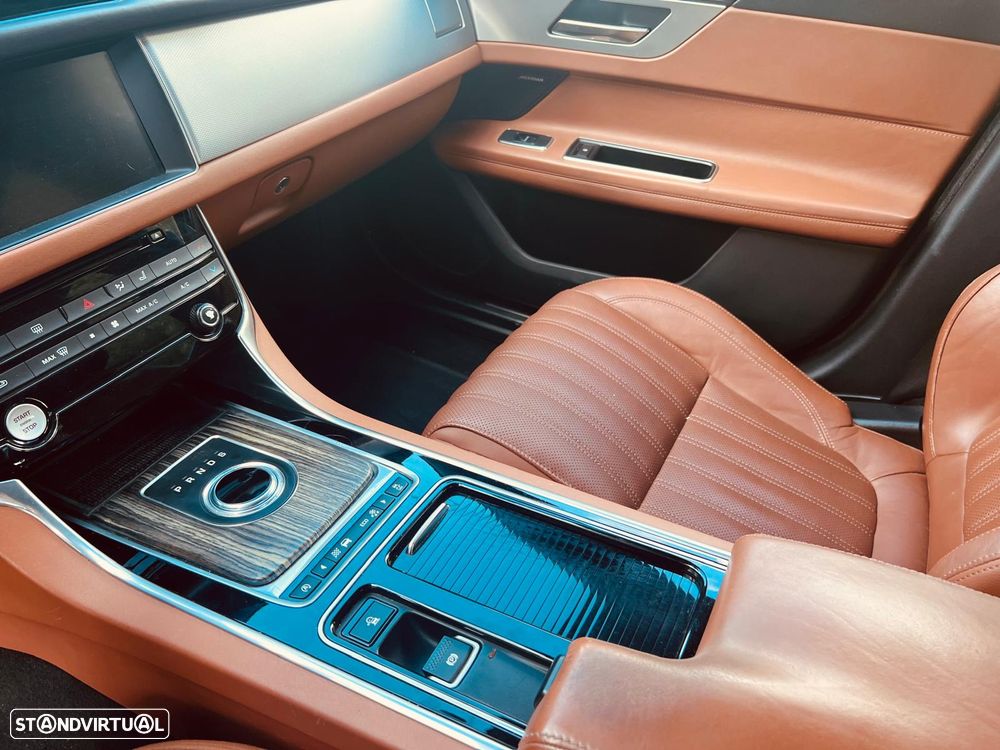 Jaguar XF - 33