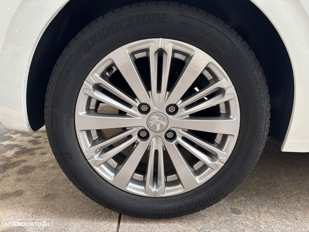 Peugeot 208 1.2 PureTech Style - 29