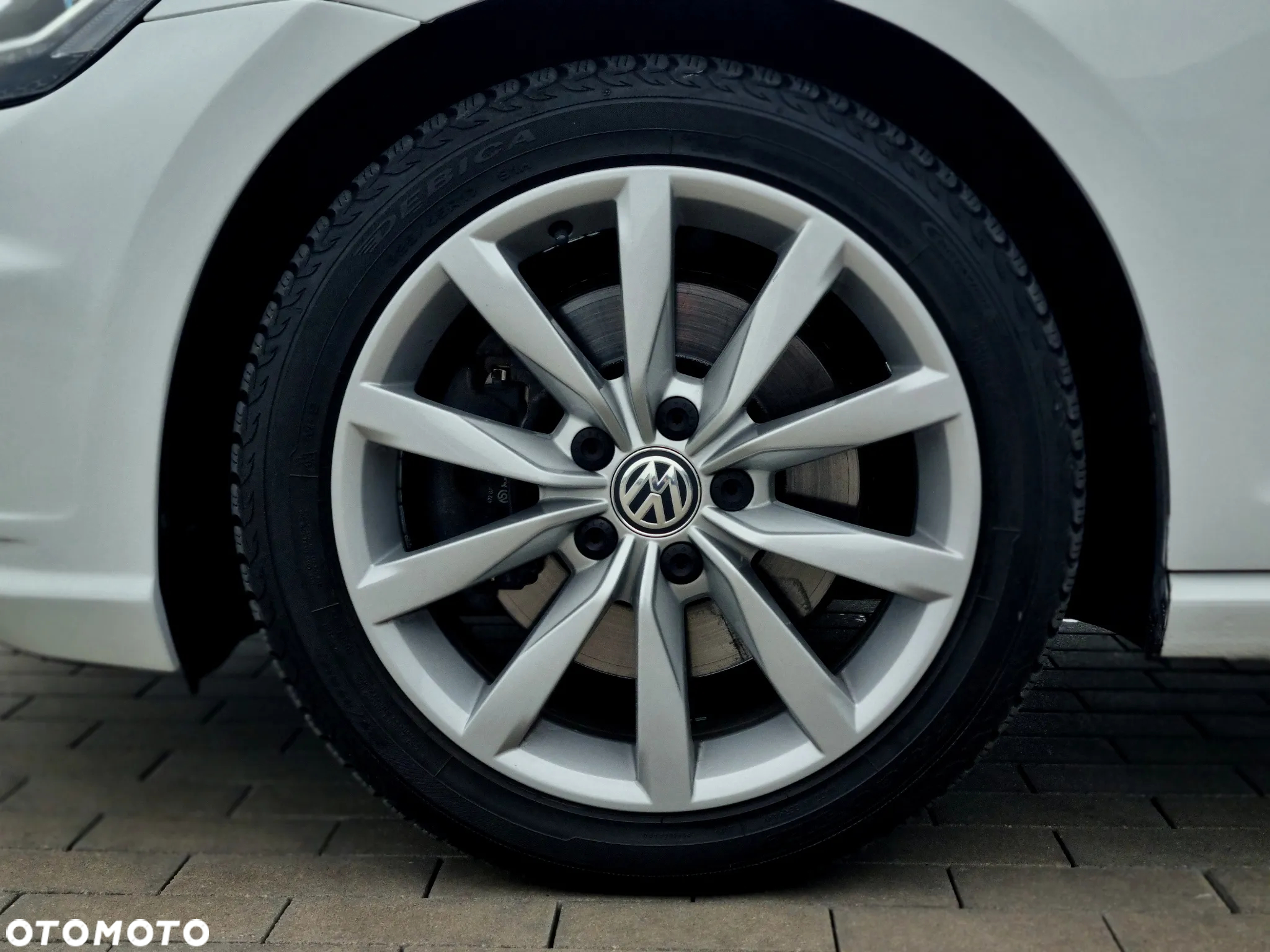 Volkswagen Golf 2.0 BlueTDI DSG Highline - 32