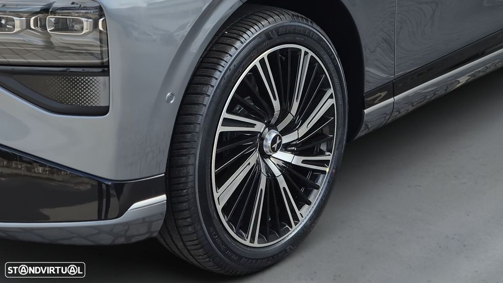 Xpeng G9 93.1 kWh Long Range - 4