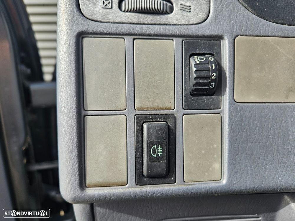 Toyota HiAce 2.4 D LXH12LG - 29