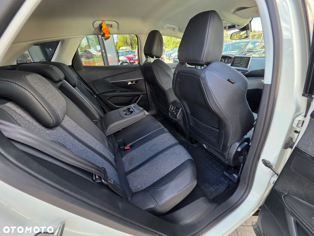 Peugeot 3008 1.2 PureTech GPF Allure S&S EAT8 - 21