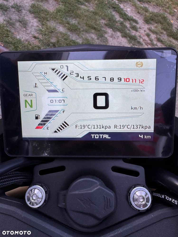 QJMOTOR SRK 125S - 5