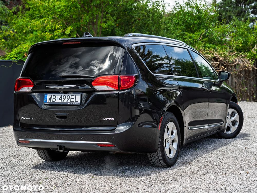 Chrysler Pacifica - 6