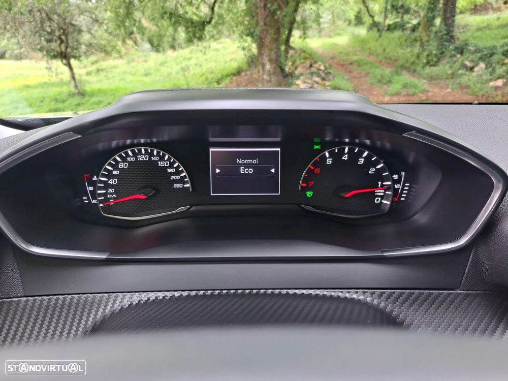 Peugeot 2008 1.5 BlueHDi Allure - 20