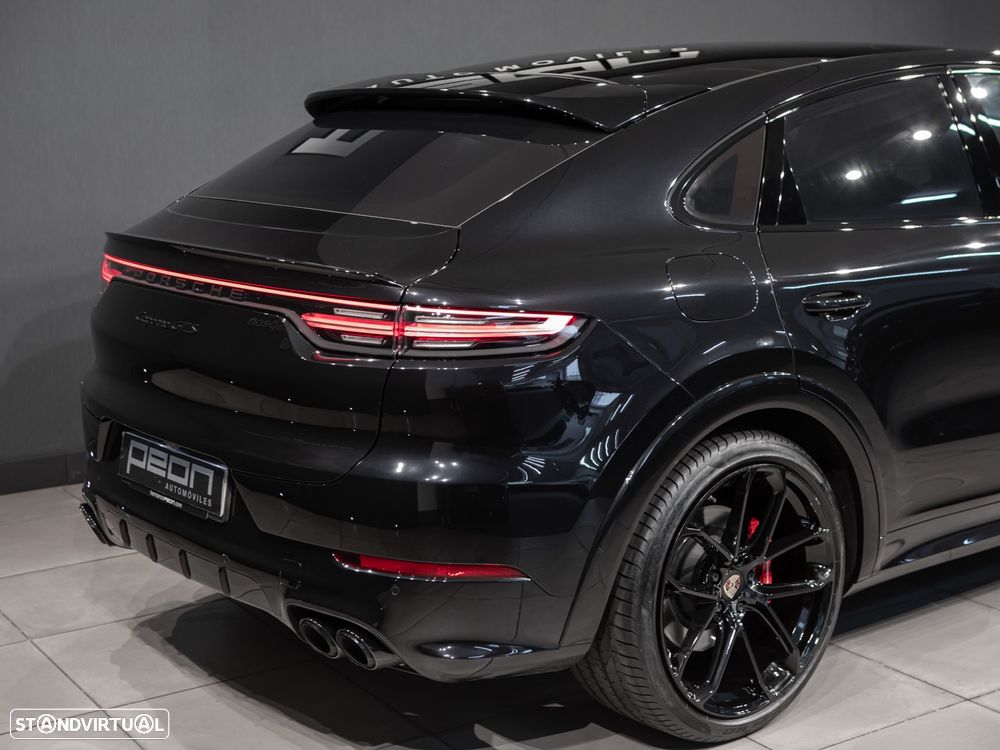 Porsche Cayenne Coupé GTS - 17