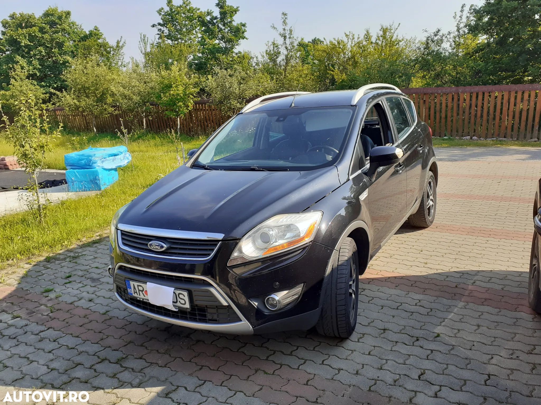 Ford Kuga - 1