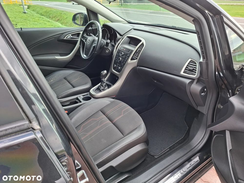 Opel Astra 1.7 CDTI DPF 150 Jahre - 10