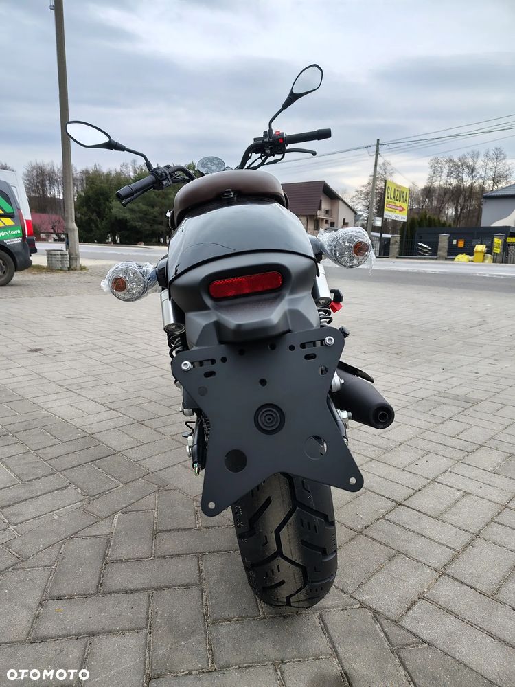 QJMOTOR SRV 125 - 10