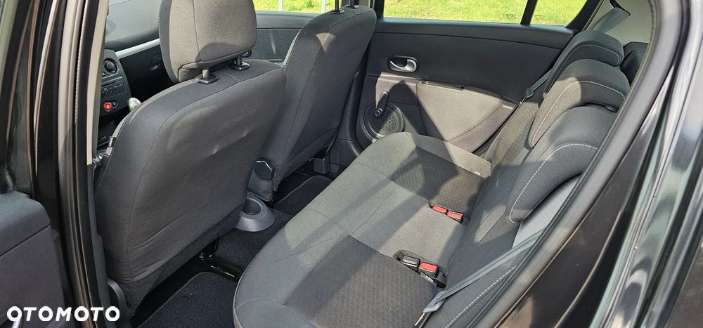 Renault Clio 1.2 16V 75 Dynamique - 19