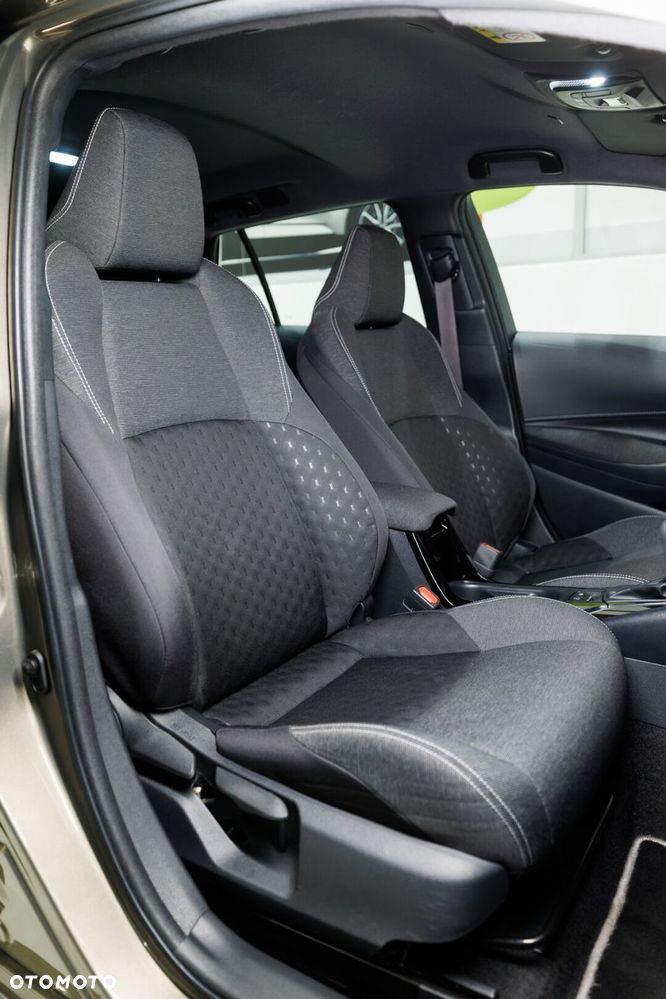 Toyota Corolla 1.8 Hybrid Comfort - 18