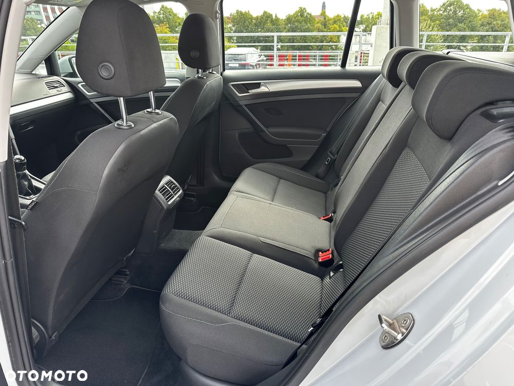 Volkswagen Golf Variant - 14