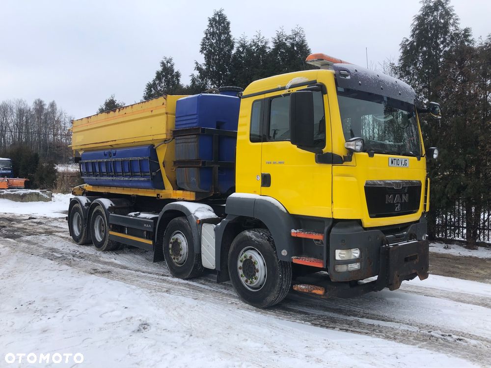 MAN TGS 32.360 8x4 piaskarka solarka schmidt euro5 pług - 4