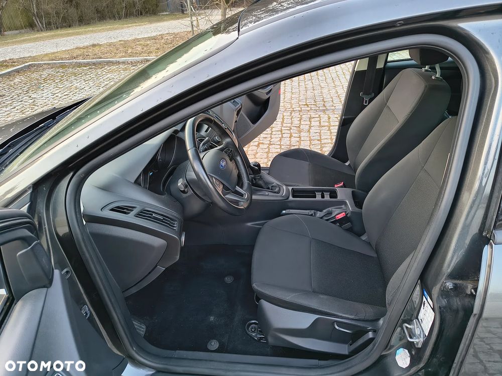 Ford Focus 1.6 Edition - 6