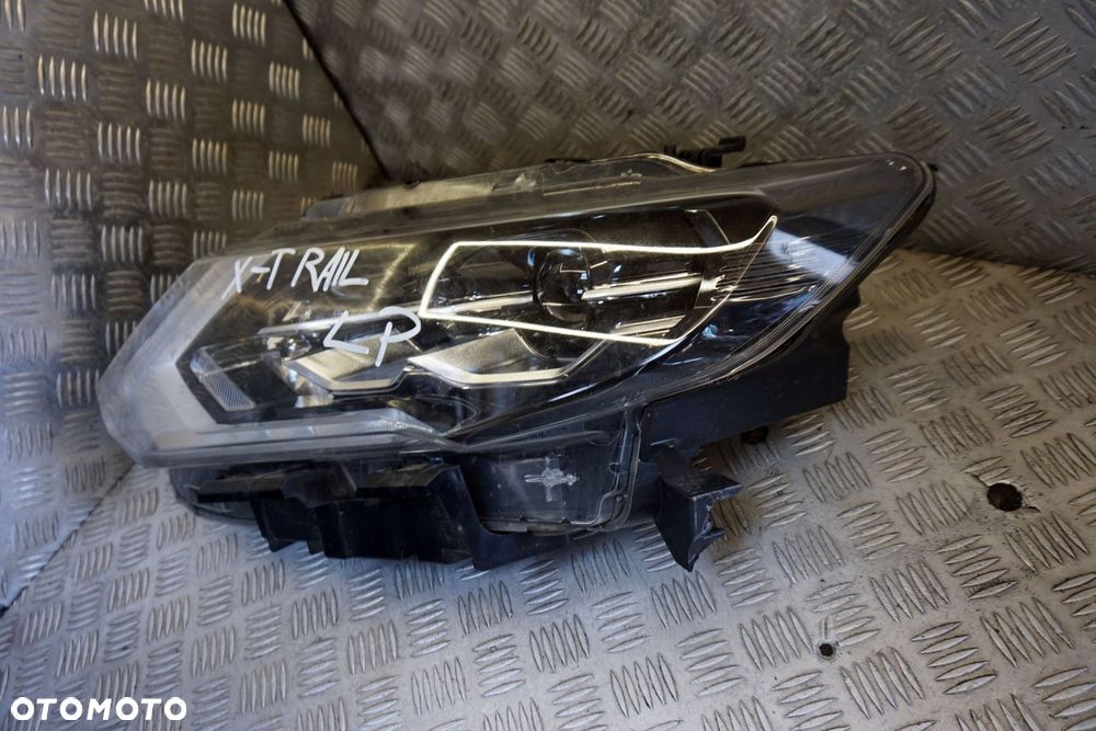 LAMPA PRZEDNIA LEWA X-TRAIL T32 III LIFT 260606FP8A 260606FP8B NISSAN 2017-2021 - 2