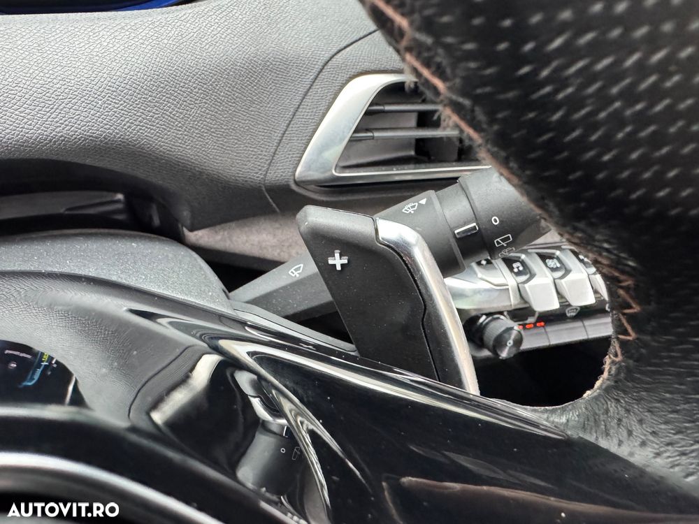 Peugeot 3008 PHEV 300 EAT8 4X4 GT - 38